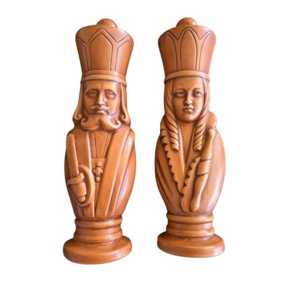 Ceramic Large King and Queen 9" Figurines Hearts Playing Cards - Picture 1 of 9